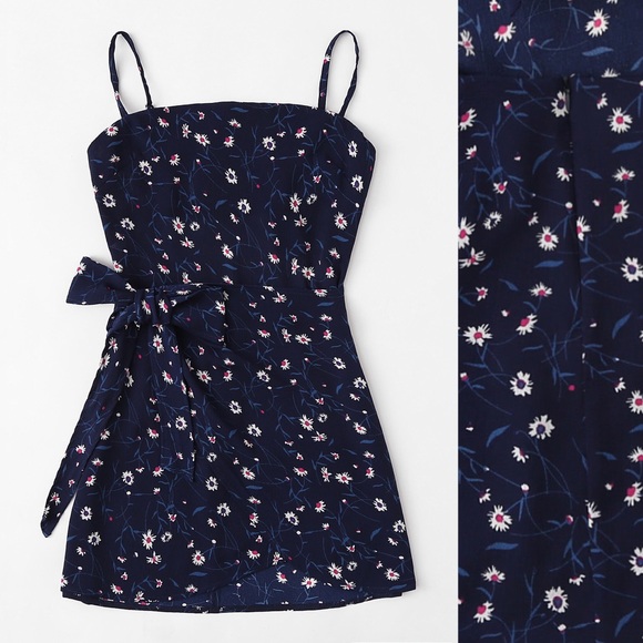 Dresses & Skirts - 🏆⭐️🆕Navy floral bow front wrap hem dress